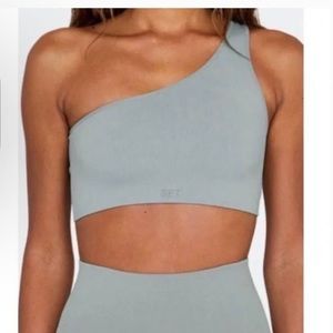 Set Active Sculptflex Bike Shorts and one shoulder bra